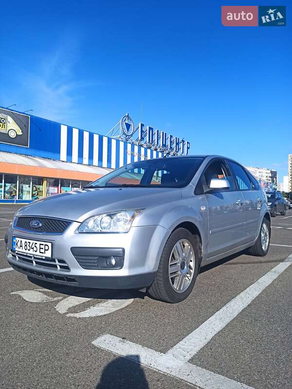Хетчбек Ford Focus 2005 в 