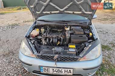 Хэтчбек Ford Focus 2004 в 