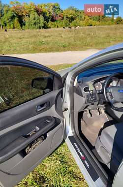 Універсал Ford Focus 2005 в  фото 5 Універсал Ford Focus 2005 в
