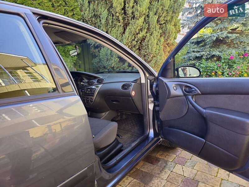 Хэтчбек Ford Focus 2003 в Львове