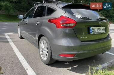 Хэтчбек Ford Focus 2015 в 