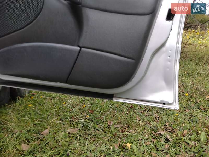 Универсал Ford Focus 2003 в Новояворовске