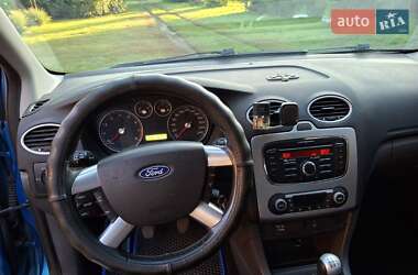 Хэтчбек Ford Focus 2007 в Бурыни
