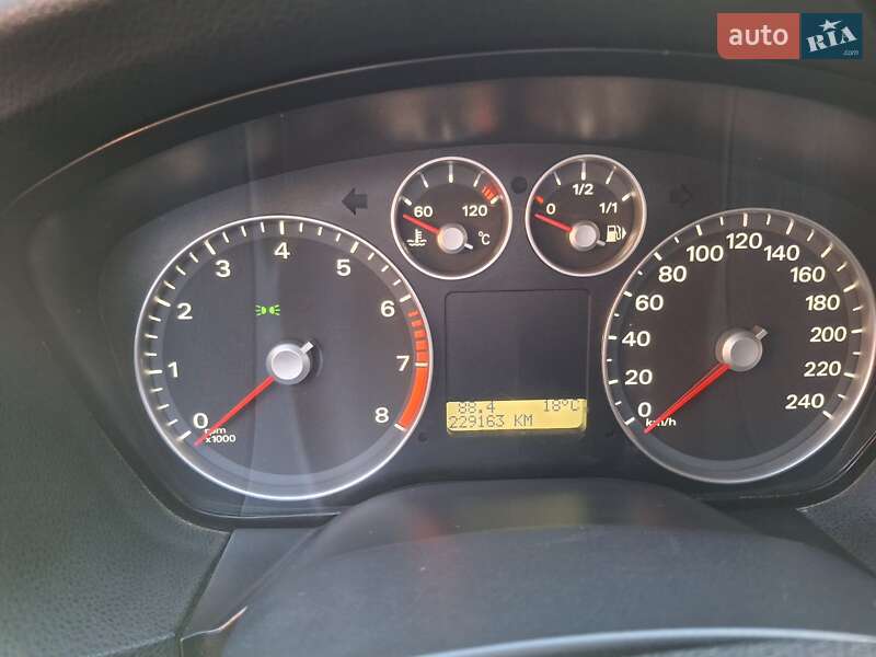 Хэтчбек Ford Focus 2007 в Бурыни