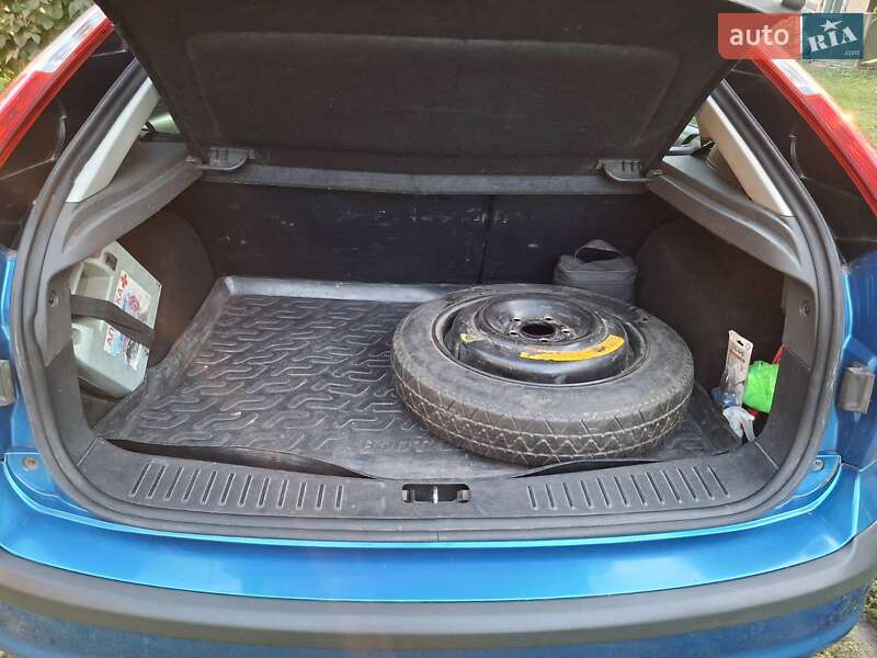 Хэтчбек Ford Focus 2007 в Бурыни