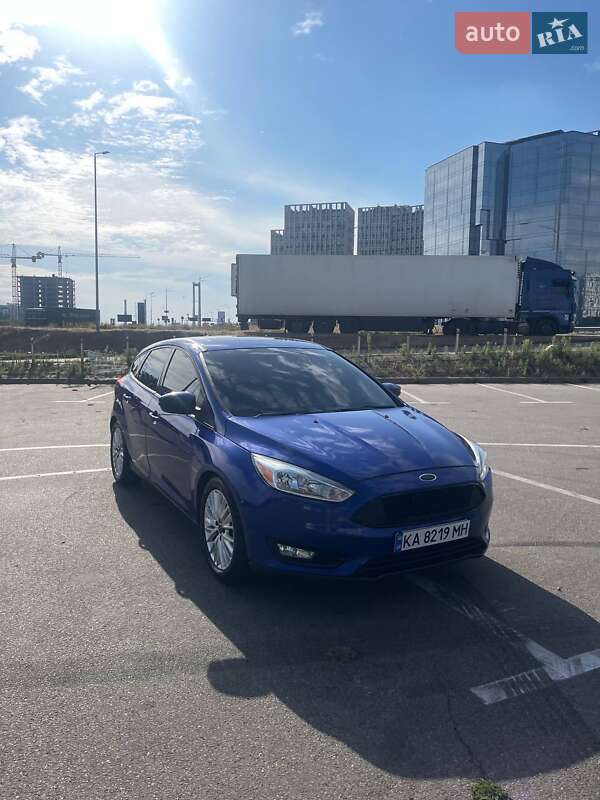 Хэтчбек Ford Focus 2015 в 