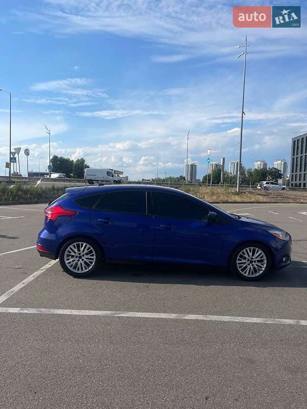 Хэтчбек Ford Focus 2015 в Киеве