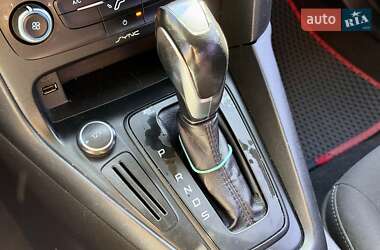 Седан Ford Focus 2016 в 
