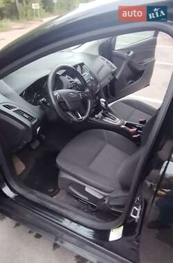 Седан Ford Focus 2015 в 