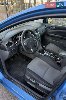 Хэтчбек Ford Focus 2010 в 