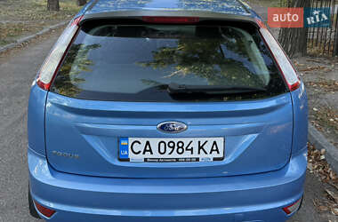 Хэтчбек Ford Focus 2010 в 