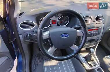 Хэтчбек Ford Focus 2010 в 