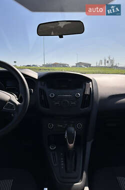 Седан Ford Focus 2015 в 