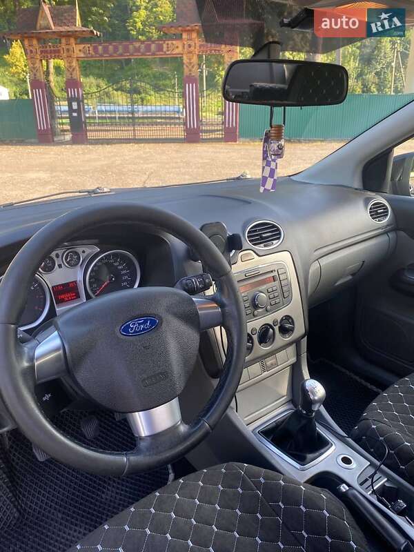 Хэтчбек Ford Focus 2010 в Вижнице