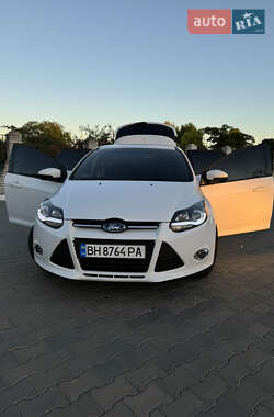 Хэтчбек Ford Focus 2014 в 