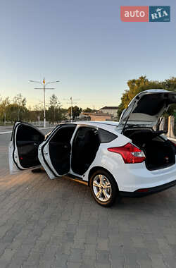 Хэтчбек Ford Focus 2014 в 