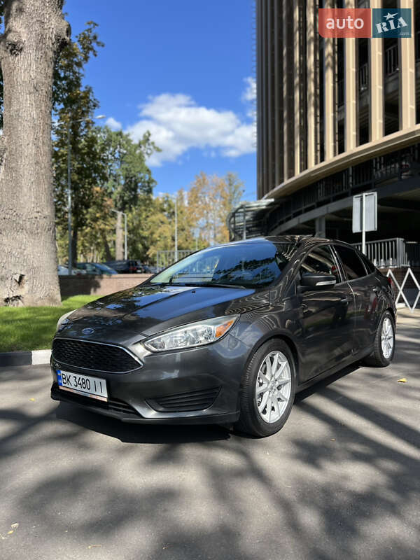 Седан Ford Focus 2016 в 