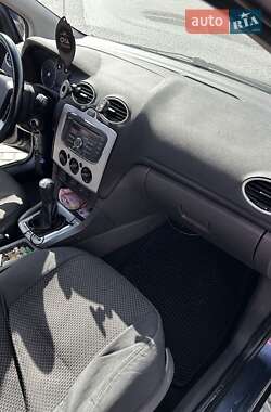 Хэтчбек Ford Focus 2007 в 