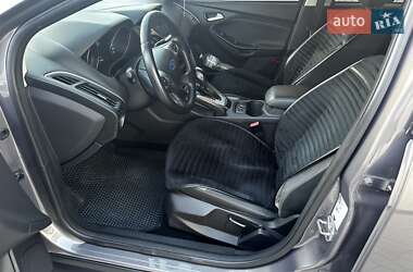 Хэтчбек Ford Focus 2012 в 