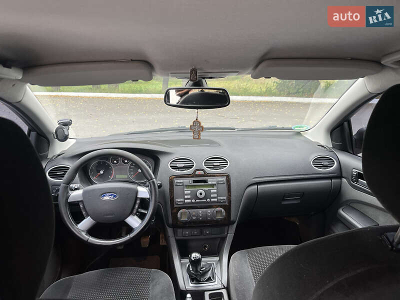 Седан Ford Focus 2005 в Хмельнике