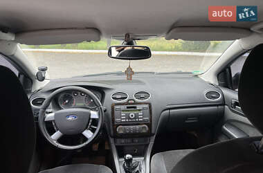 Седан Ford Focus 2005 в 