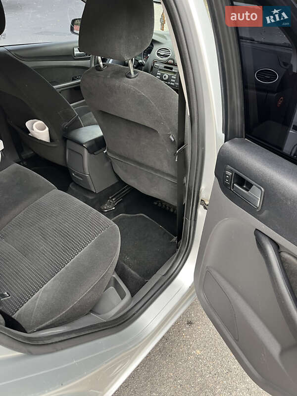 Седан Ford Focus 2005 в Хмельнике