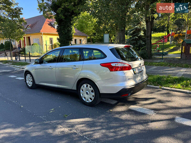 Универсал Ford Focus 2014 в Киеве фото 9 Универсал Ford Focus 2014 в Киеве