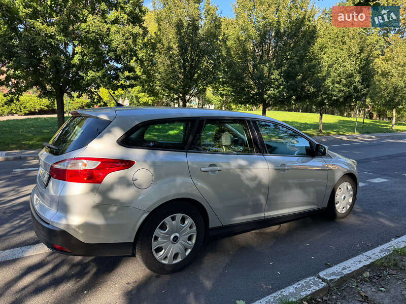 Универсал Ford Focus 2014 в Киеве фото 6 Универсал Ford Focus 2014 в Киеве