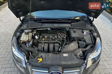 Хэтчбек Ford Focus 2014 в 