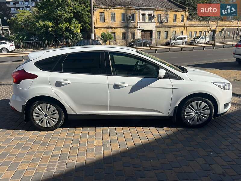 Хэтчбек Ford Focus 2016 в Одессе