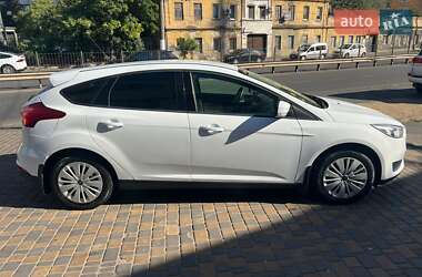 Хэтчбек Ford Focus 2016 в 