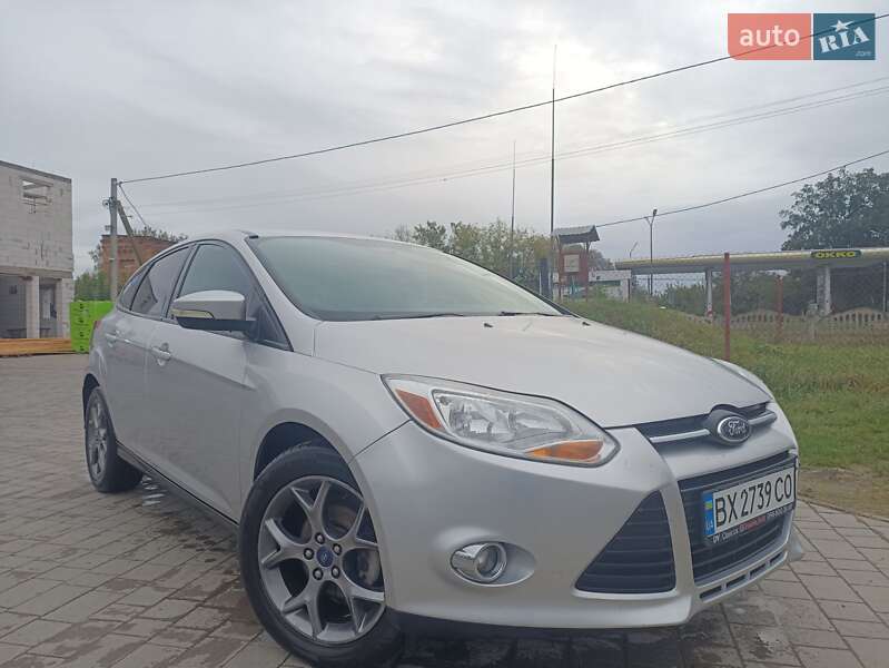 Хэтчбек Ford Focus 2012 в Остроге