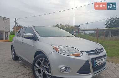 Хэтчбек Ford Focus 2012 в 