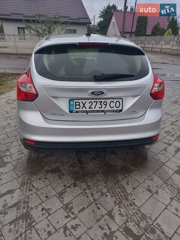 Хэтчбек Ford Focus 2012 в Остроге