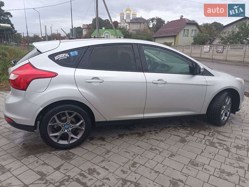 Хэтчбек Ford Focus 2012 в Остроге