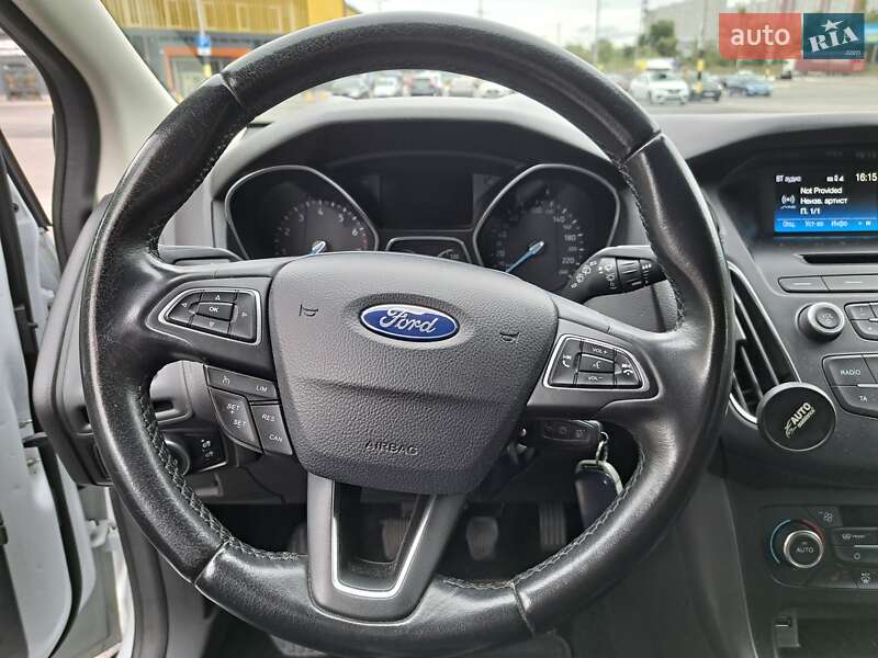 Хэтчбек Ford Focus 2015 в Киеве