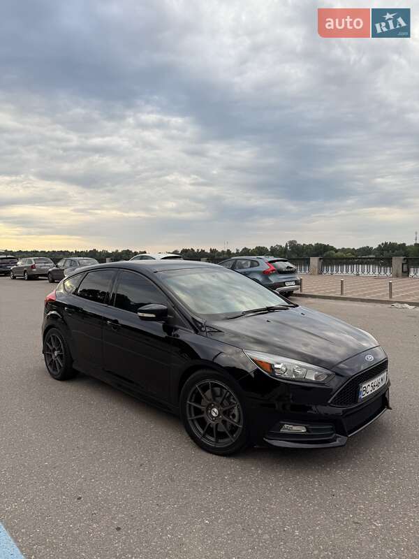 Хэтчбек Ford Focus 2017 в Киеве