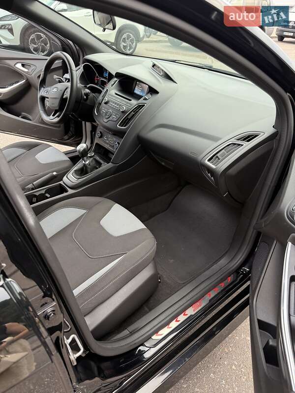 Хэтчбек Ford Focus 2017 в Киеве