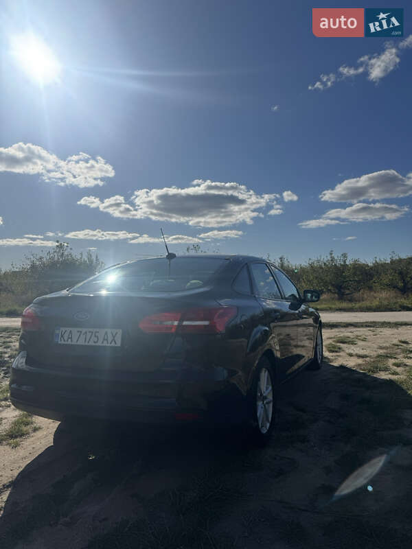 Седан Ford Focus 2015 в Киеве