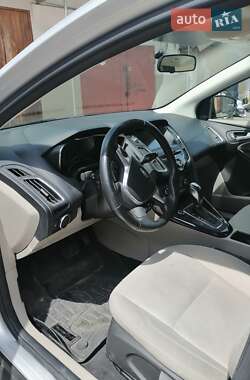 Седан Ford Focus 2016 в 