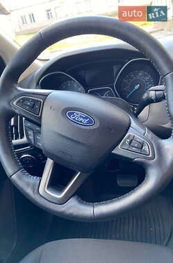 Седан Ford Focus 2016 в 