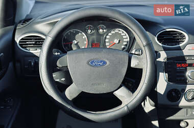 Хетчбек Ford Focus 2010 в 