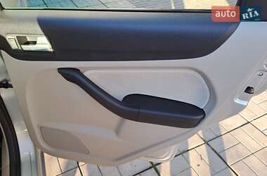 Хэтчбек Ford Focus 2007 в 