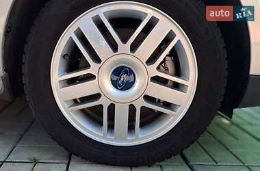 Хэтчбек Ford Focus 2007 в 