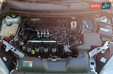 Хэтчбек Ford Focus 2007 в 