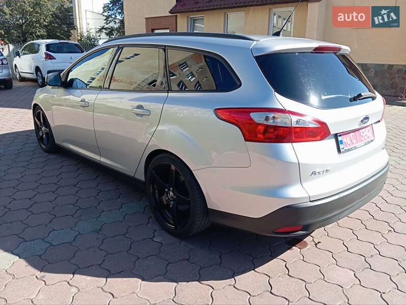 Универсал Ford Focus 2012 в 