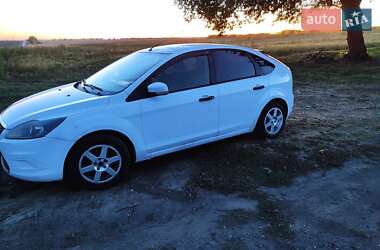 Хэтчбек Ford Focus 2011 в 