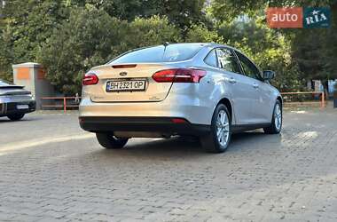 Седан Ford Focus 2016 в 