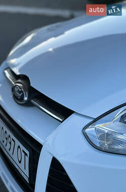 Седан Ford Focus 2013 в 