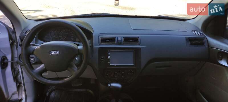 Седан Ford Focus 2006 в Киеве